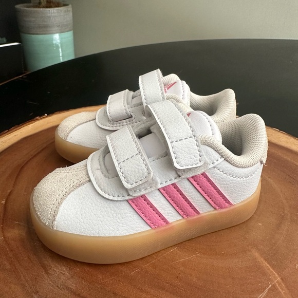 Adidas Kids White Sneakers with Pink Stripes - Picture 3 of 5